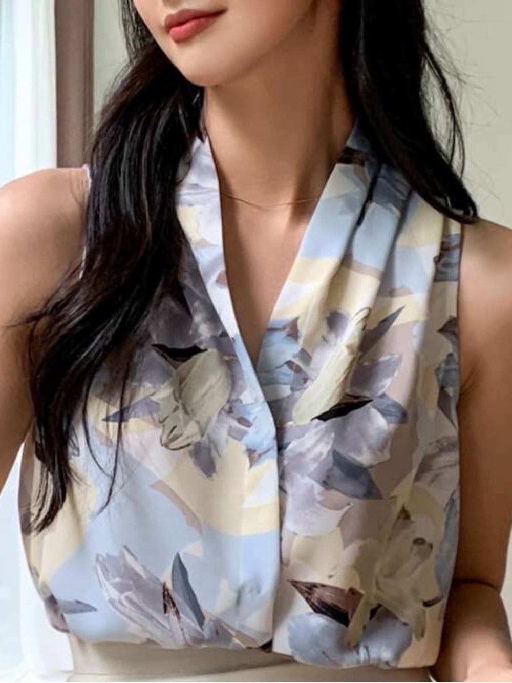 Floral V-Neck Blouse Size XL